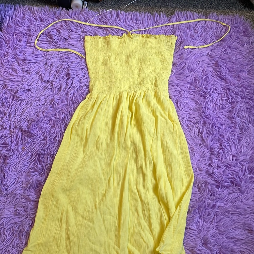 Cute summer strapless dress yellow